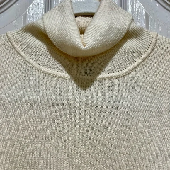 Ann Taylor Petite Merino Wool Sweater - Picture 7 of 9